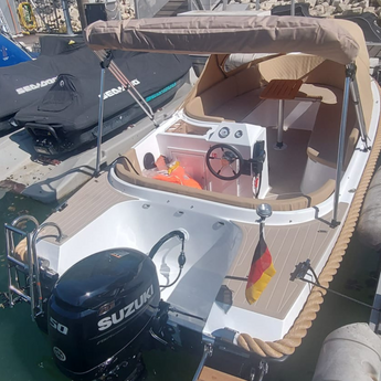 Mit dem Motorboot über den Rhein und Nebenflüssen